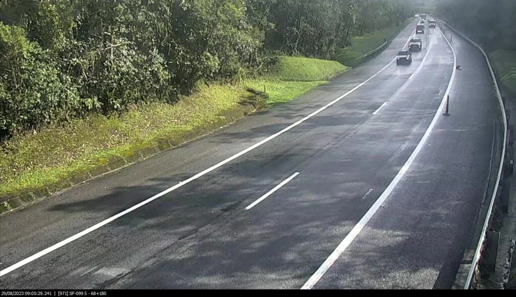 Concessionária Tamoios realiza bloqueios momentâneos na manhã de terça (14) para aferição de radares fixos. Confira os horários