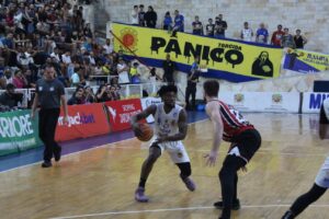 Com apoio da torcida no Linneu, São José vence São Paulo!