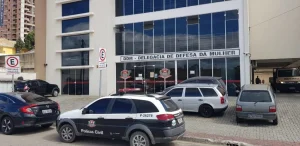 Feminicídio em São José marca o início de 2026 após adolescente de 16 anos ser morta a facadas pelo ex-namorado.