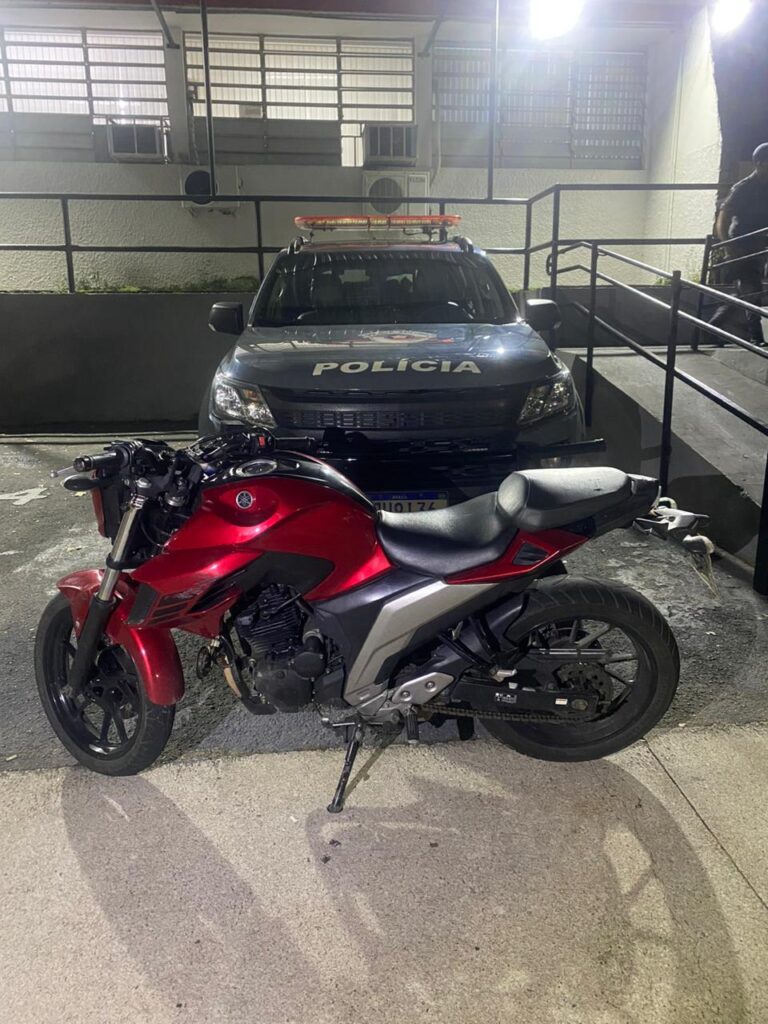 Homem é preso com moto furtada em São José