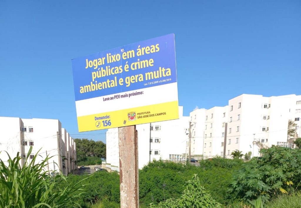 Descarte irregular de lixos gera multa de 22 mil reais a cidadão