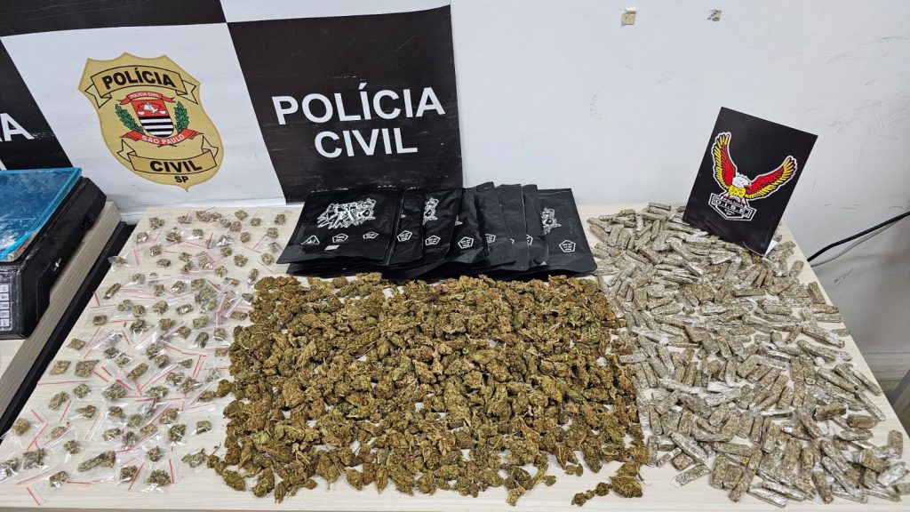 Operação da Civil prende quatro e apreende 26 kg de drogas
