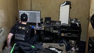 PF prende reincidente por armazenar conteúdo de exploração sexual infantojuvenil em Caçapava