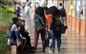 STF prorroga cotas raciais em concursos até Congresso votar nova lei