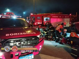 Capotamento na Rodovia Dom Pedro em Jacareí deixa 4 feridos