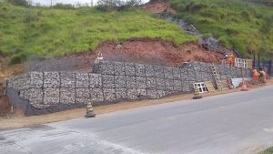 Região norte recebe muro de contenção e manutenção hidráulica