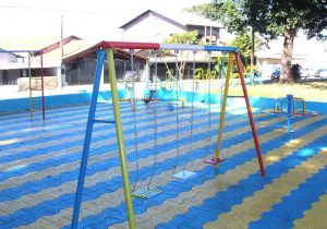 Proteção e higiene com piso de borracha em mais 30 parquinhos