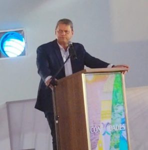 Tarcísio entrega nova balsa para travessia entre S. Sebastião e Ilhabela