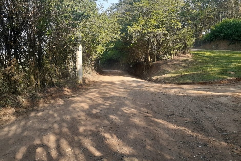 Troca de solo interdita acesso ao bairro Vertentes do Jaguari zona norte de SJC
