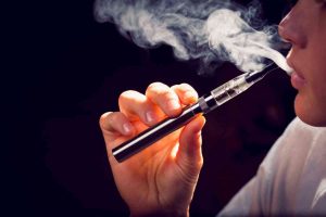 Cigarros eletrônicos um perigo crescente para os adolescentes