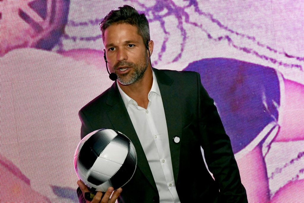 Ex-jogador Diego Ribas compartilha lições da carreira em São José