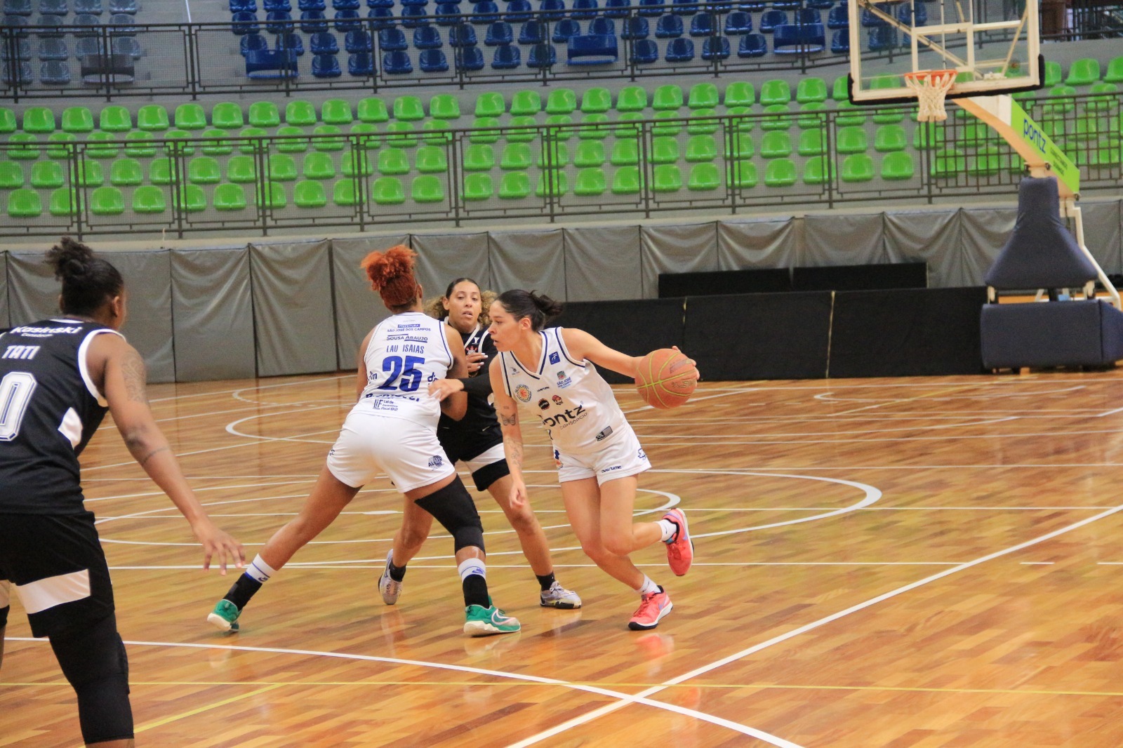 Fora de casa, São José Basketball feminino estreia no Campeonato Paulista