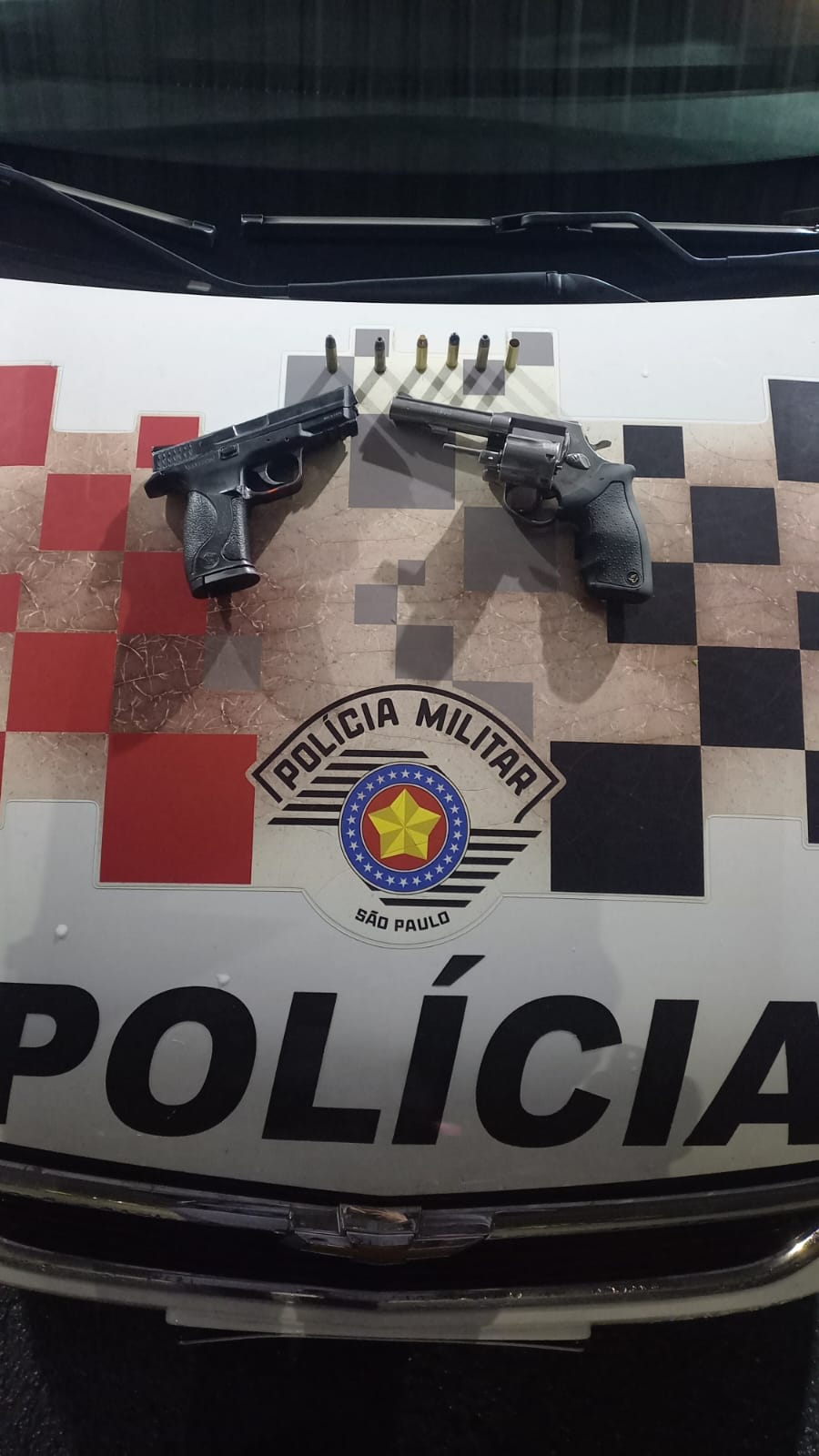 Após disparo em festa, arma e simulacro são apreendidos em Jacareí