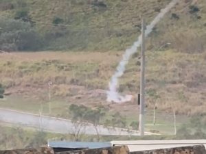 Flagra de jovens soltando fogos no Urbanova causa preocupação