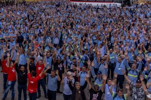 Metalúrgicos da GM podem iniciar greve nesta terça-feira