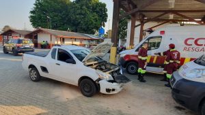 PRF detém homem com surto psicótico após colisão com ambulância em São José