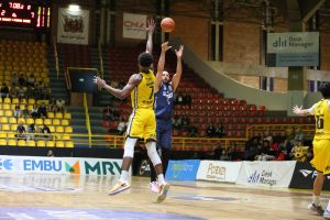 São José Basketball vence Mogi e lidera o grupo B no Paulista