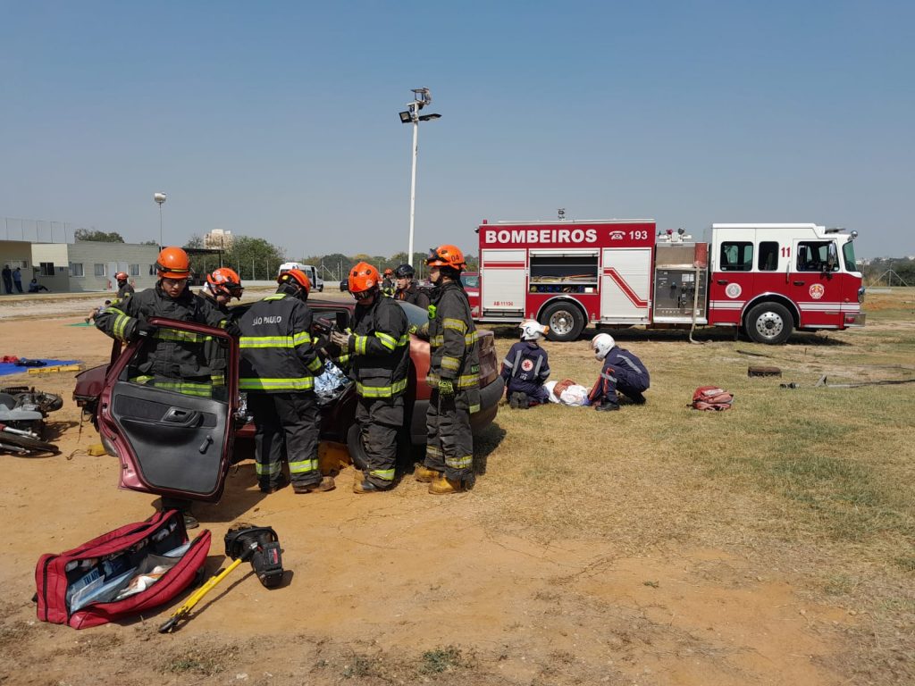 Simulado de acidente grave treina equipes em São José dos Campos