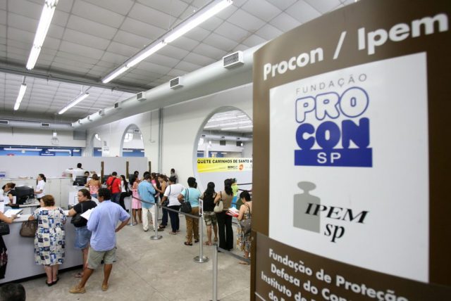 Procon-SP realiza enquete sobre desafios do consumidor idoso