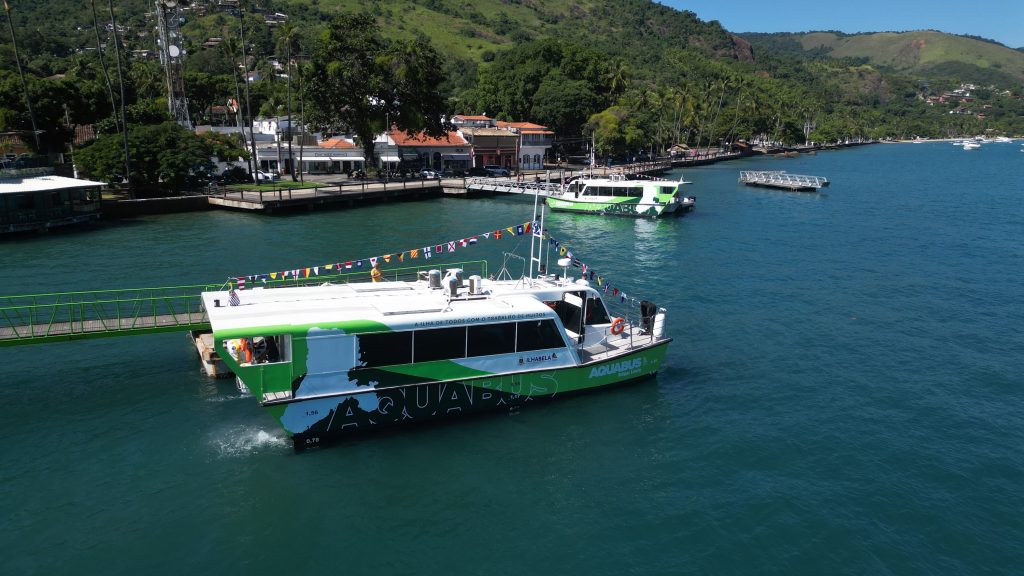 Aquabus transporta mais de 36 mil pessoas em Ilhabela