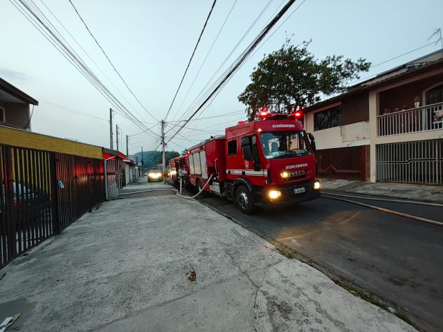 Incêndio no Jardim das Indústrias assusta moradores em SJC