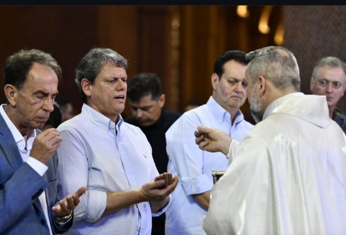 Missa em Aparecida conta com presença do governador Tarcísio e celebra esperança