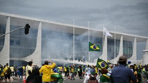 Moraes determina extradição de foragidos do 8 de janeiro que estão no exterior