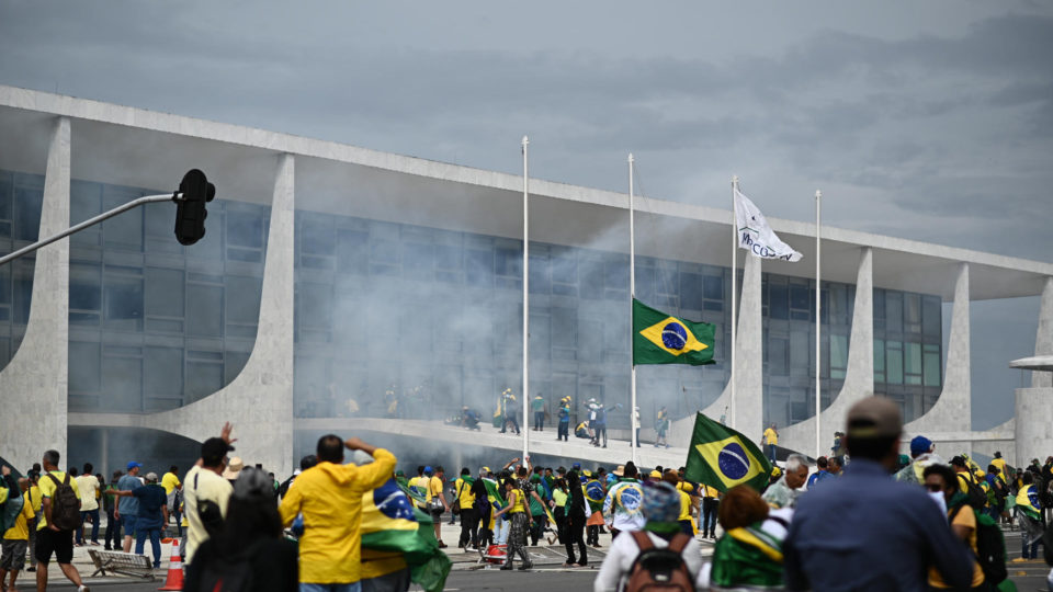 Moraes determina extradição de foragidos do 8 de janeiro que estão no exterior
