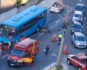 Motociclista sofre acidente grave