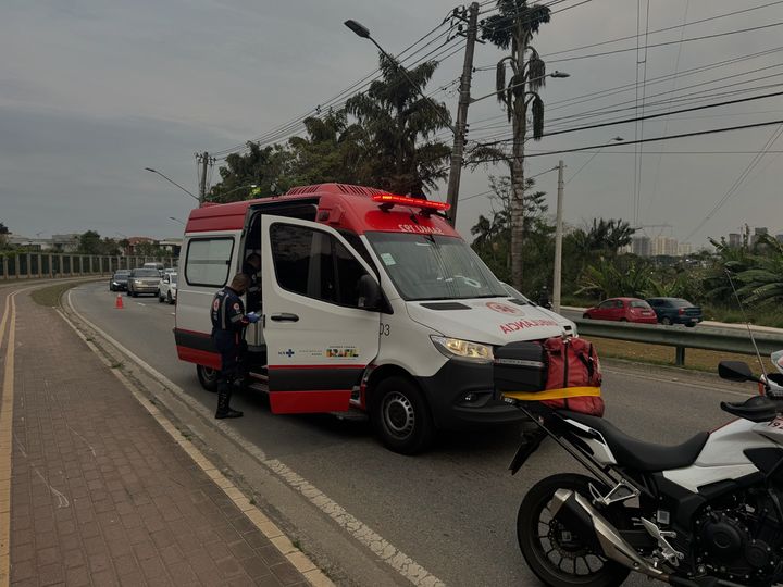 Motoqueiro fica ferido após queda de moto no Urbanova