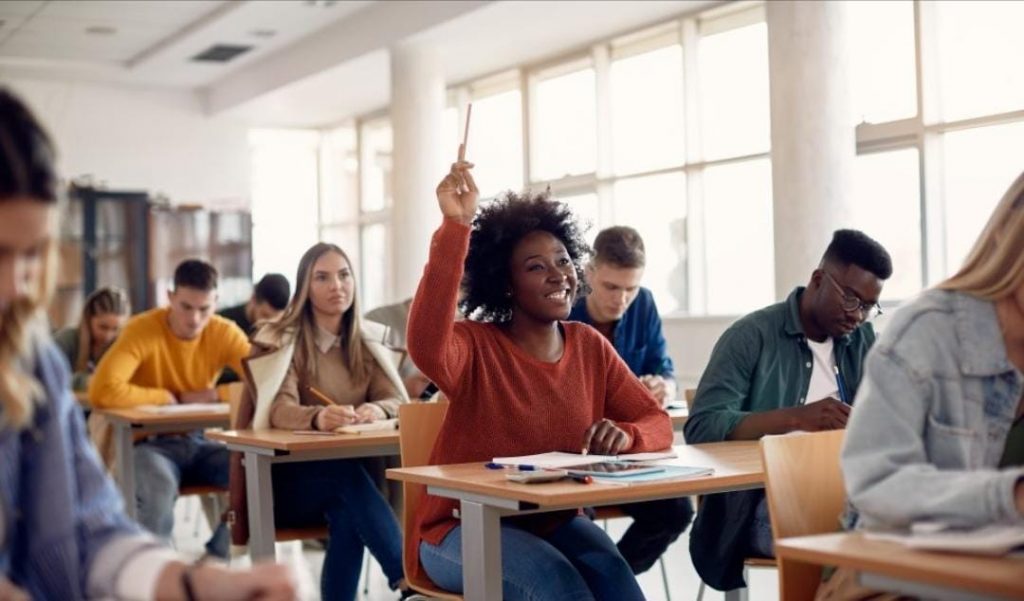 Colégio em São José dos Campos oferece bolsa de estudos para Ensino Médio noturno