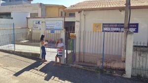 Famílias protestam contra fechamento de creche em São José