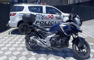 Jacareí PM recupera motocicleta roubada e apreende adolescente