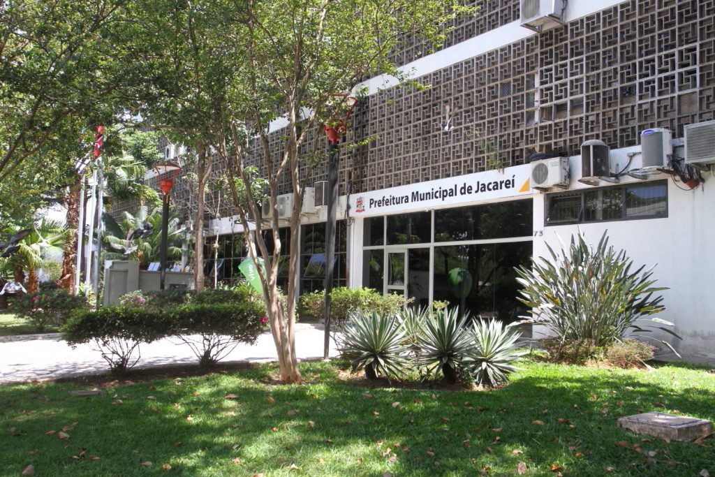 Jacareí oferece anistia de juros e multas para contribuintes