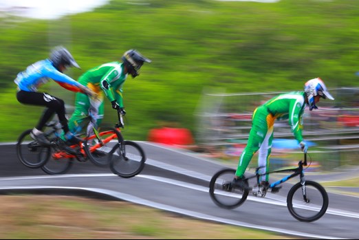 Mais de 300 atletas disputam Paulista de BMX em São José