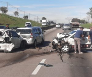 Manhã de quarta com três acidentes e morte na Via Dutra em São José e Caçapava