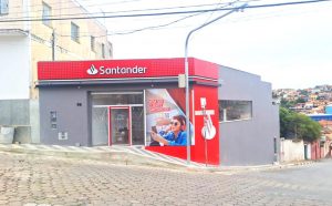 Santander reinaugura agência em Santa Branca após explosão do imóvel histórico