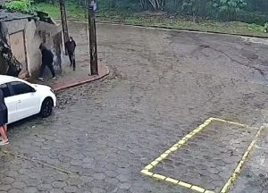 Sequestro planejado por namorada leva suspeitos a julgamento