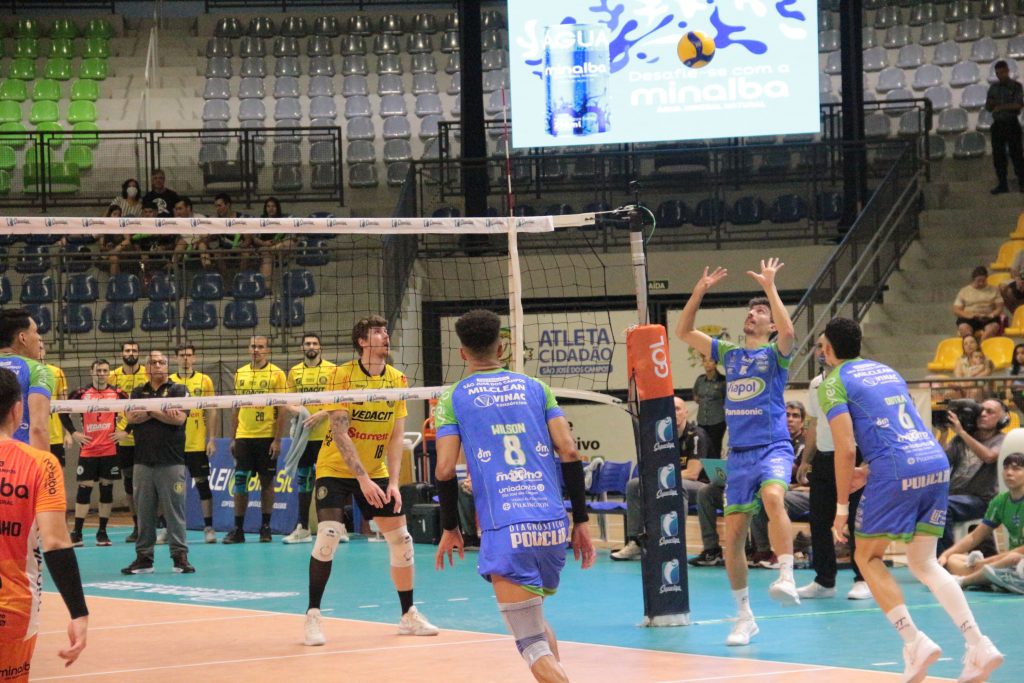 Vôlei São José vence Guarulhos no Teatrão e entra no G8 da Superliga