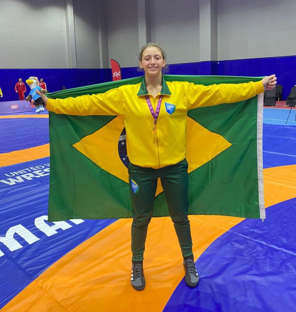 De São José ao pódio do mundo: atleta de Wrestling conquista bronze na Gymnasiade