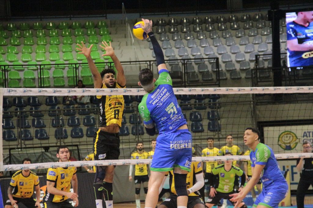 Em casa e sem vitória: Vôlei São José perde para o Praia Clube na Superliga