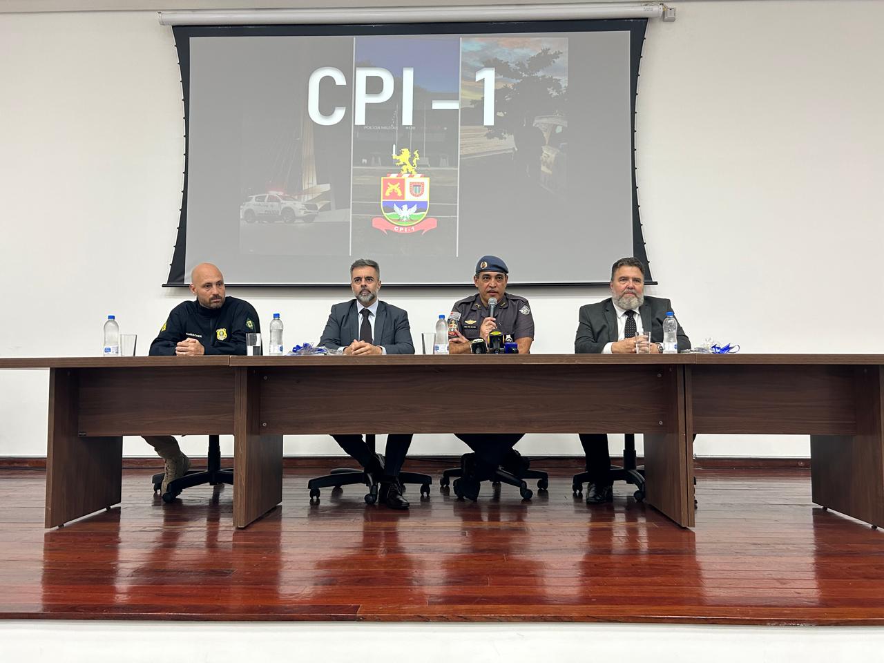 Cúpulas das Policias Militares e Civil se reúnem com prefeitos da RM Vale 