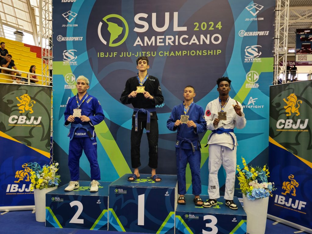 Joseense de 17 anos vence Sul-Americano de Jiu-Jitsu