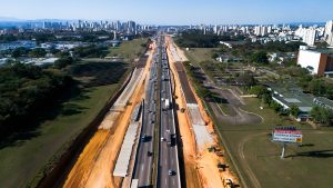 Obras na Via Dutra incluem lançamento de vigas em São José