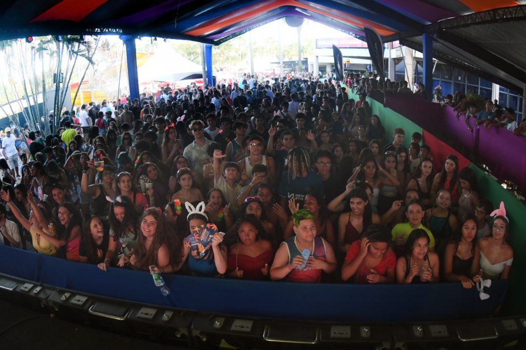 Carnaval do Clube Santa Rita promete 60 horas de festa em São José