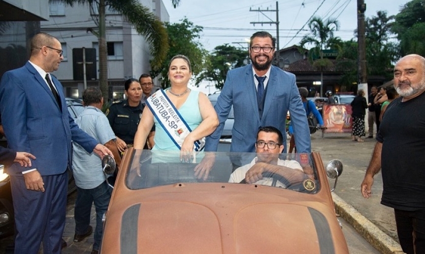 Flávia Pascoal toma posse para seu 2º mandato em Ubatuba