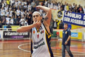 Ícone do basquete joseense, Fúlvio será homenageado em duelo contra o Brasília na Arena!