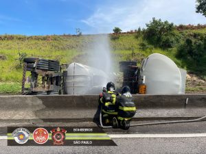 Via Dutra segue congestionada após acidente com caminhão de combustível