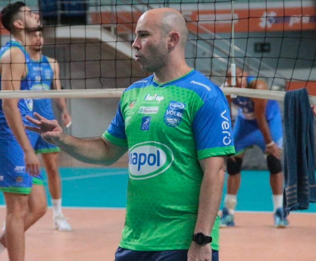 Em mau momento, técnico e assistente deixam Vôlei São José