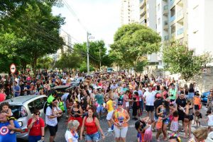 Bloco do Lobatinho anima o Carnaval em praça do Aquarius